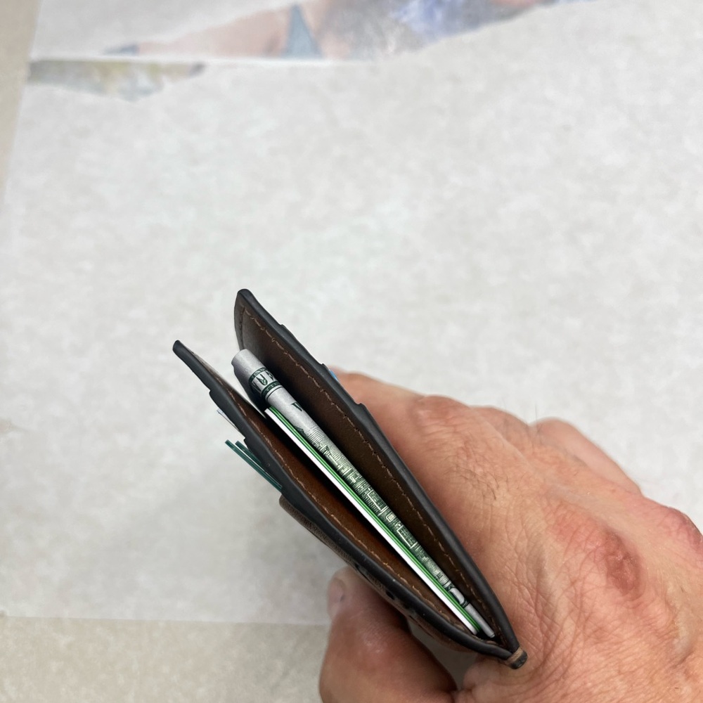 Like NEW and authentic Gucci Brown GG Embossed Leather Card Holder. Beautiful! - Picture 2 of 8